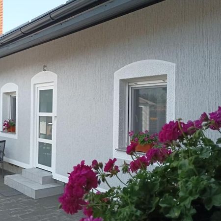 Sobe Majetic Hotel Bizovac Exterior photo